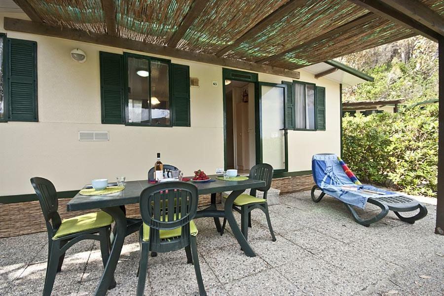 Acquaviva Village Camping Портоферрайо Экстерьер фото