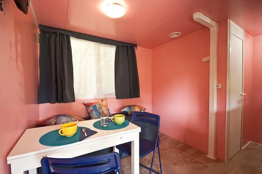 Acquaviva Village Camping Портоферрайо Экстерьер фото